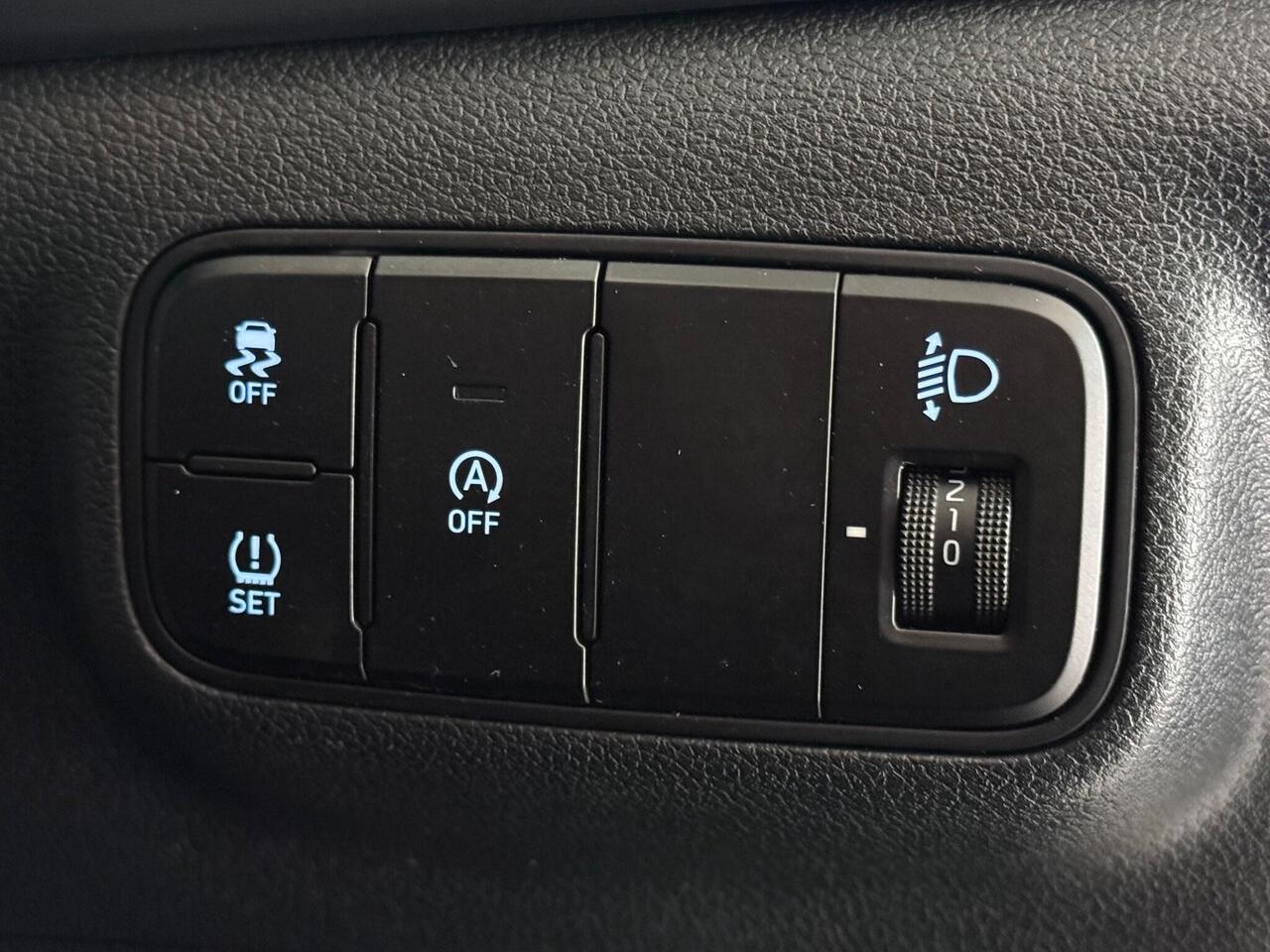 Hyundai i20 thumbnail Misc Controls