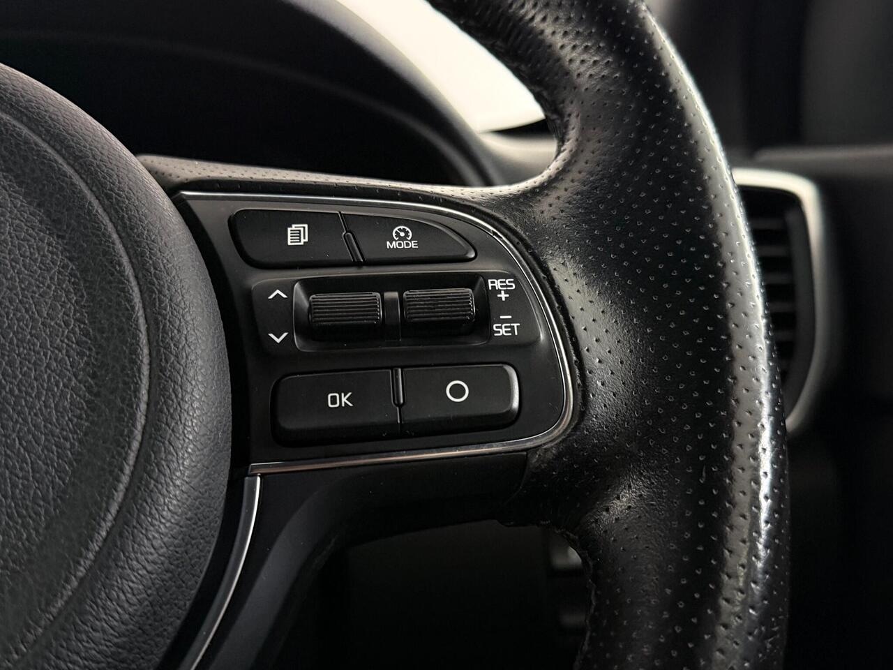 Kia Sportage thumbnail Misc Controls