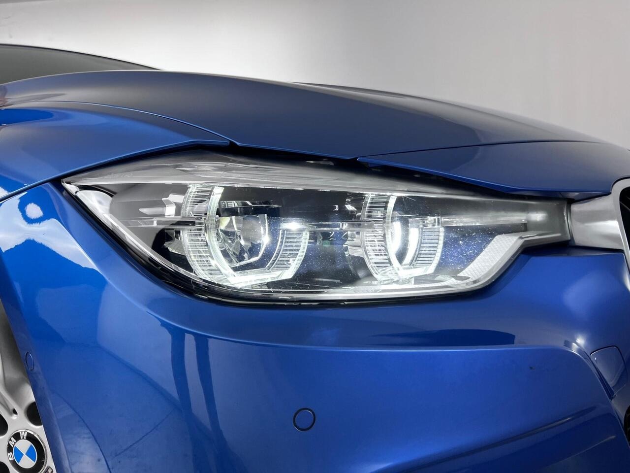 BMW 3 Series thumbnail Lights Front