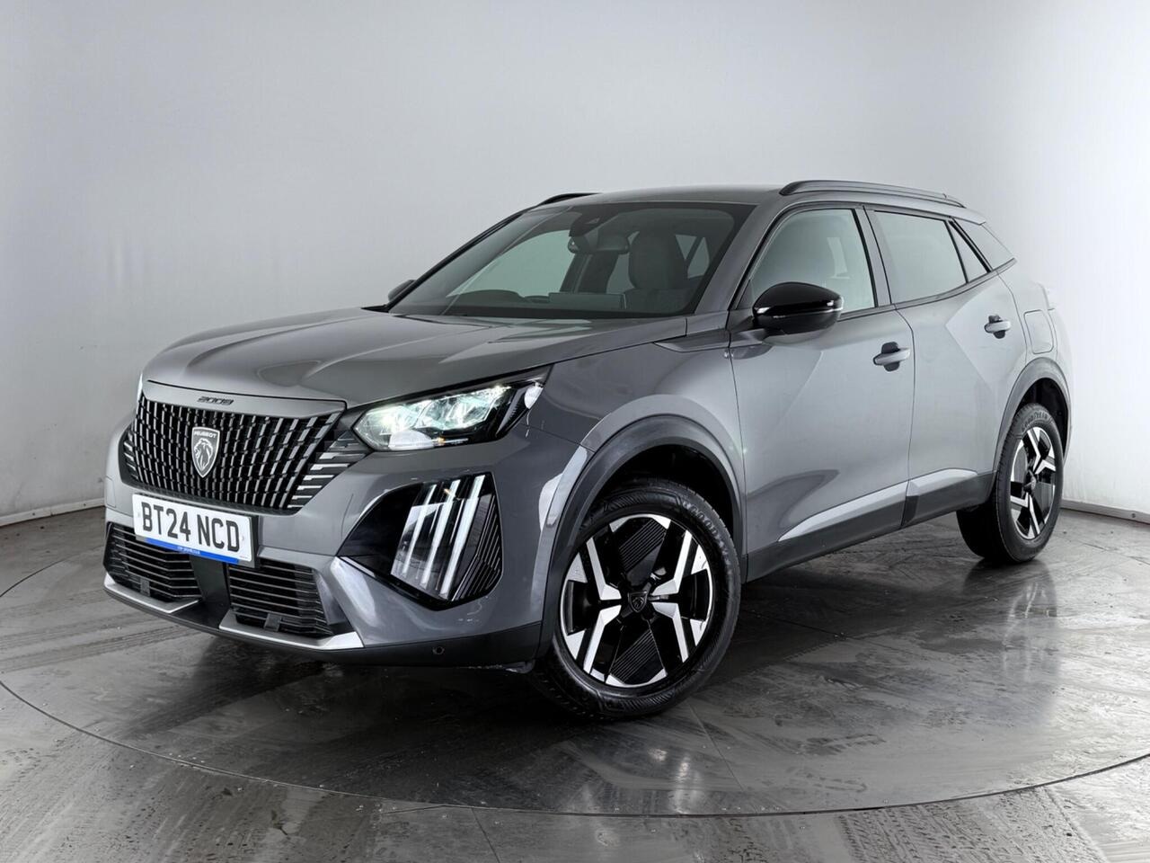 Peugeot 2008 thumbnail Front Left