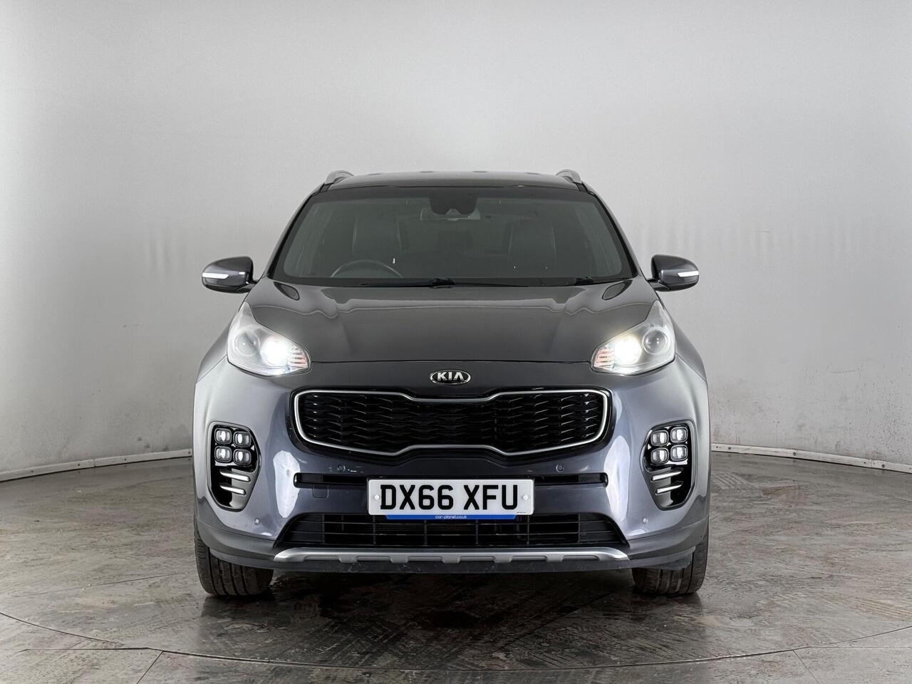 Kia Sportage thumbnail Front