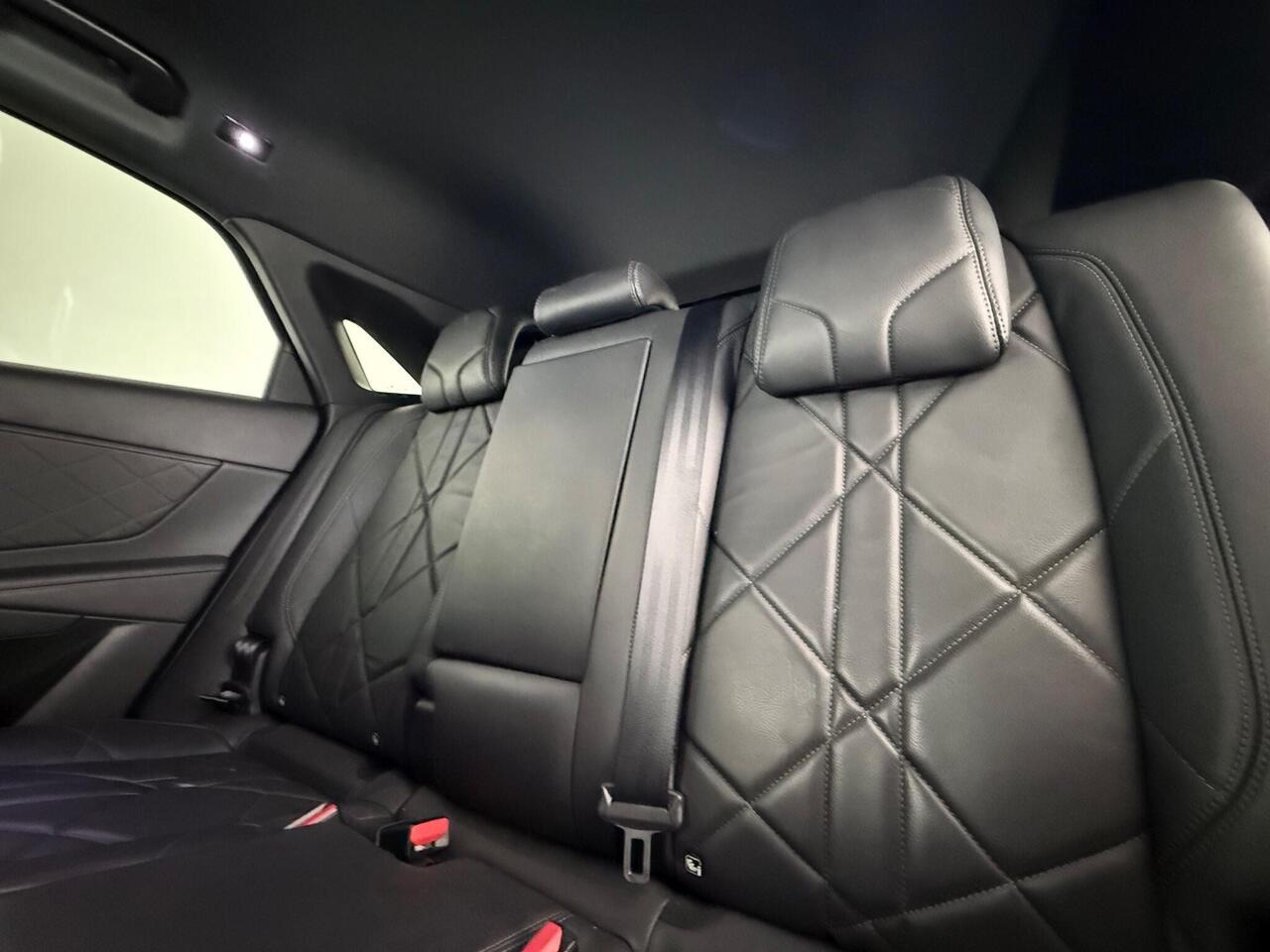DS AUTOMOBILES DS 7 CROSSBACK thumbnail Seats Rear