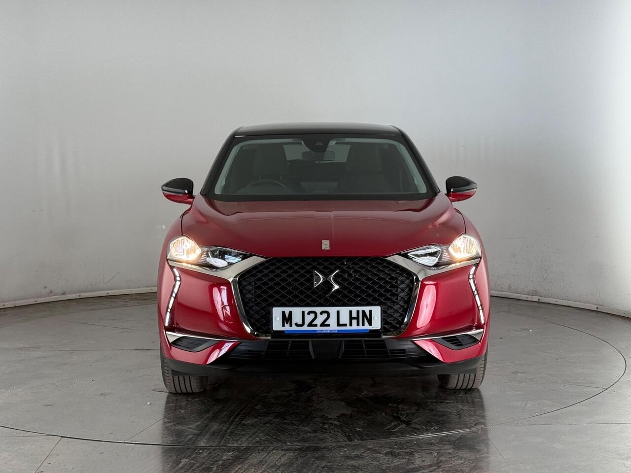 DS AUTOMOBILES DS 3 CROSSBACK thumbnail Front