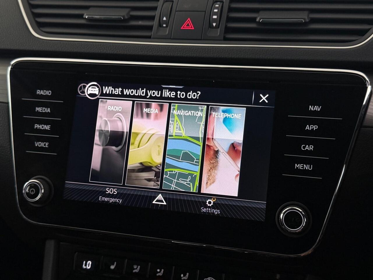 Skoda Superb thumbnail Infotainment System