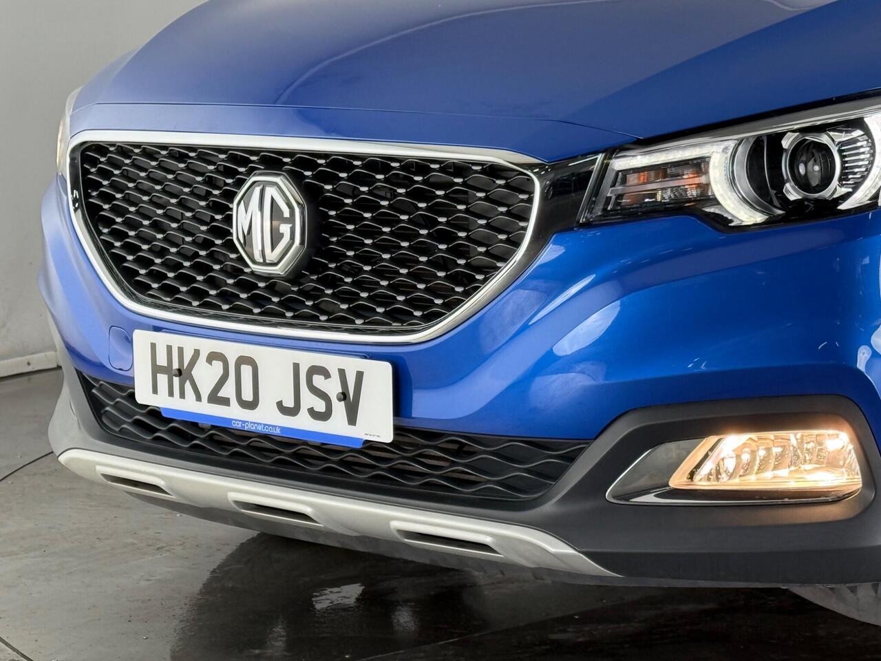 MG MG ZS thumbnail Lights Front