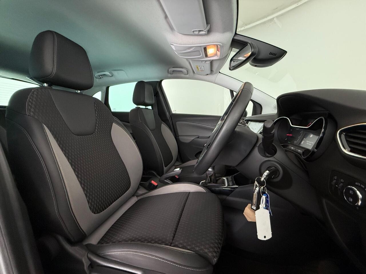 Vauxhall Crossland X thumbnail Seat Driver