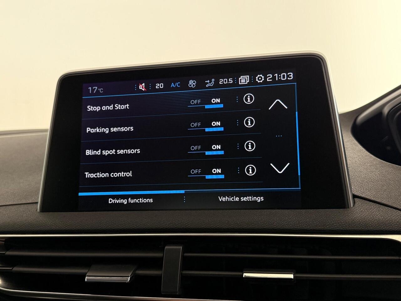 Peugeot 3008 thumbnail Infotainment System