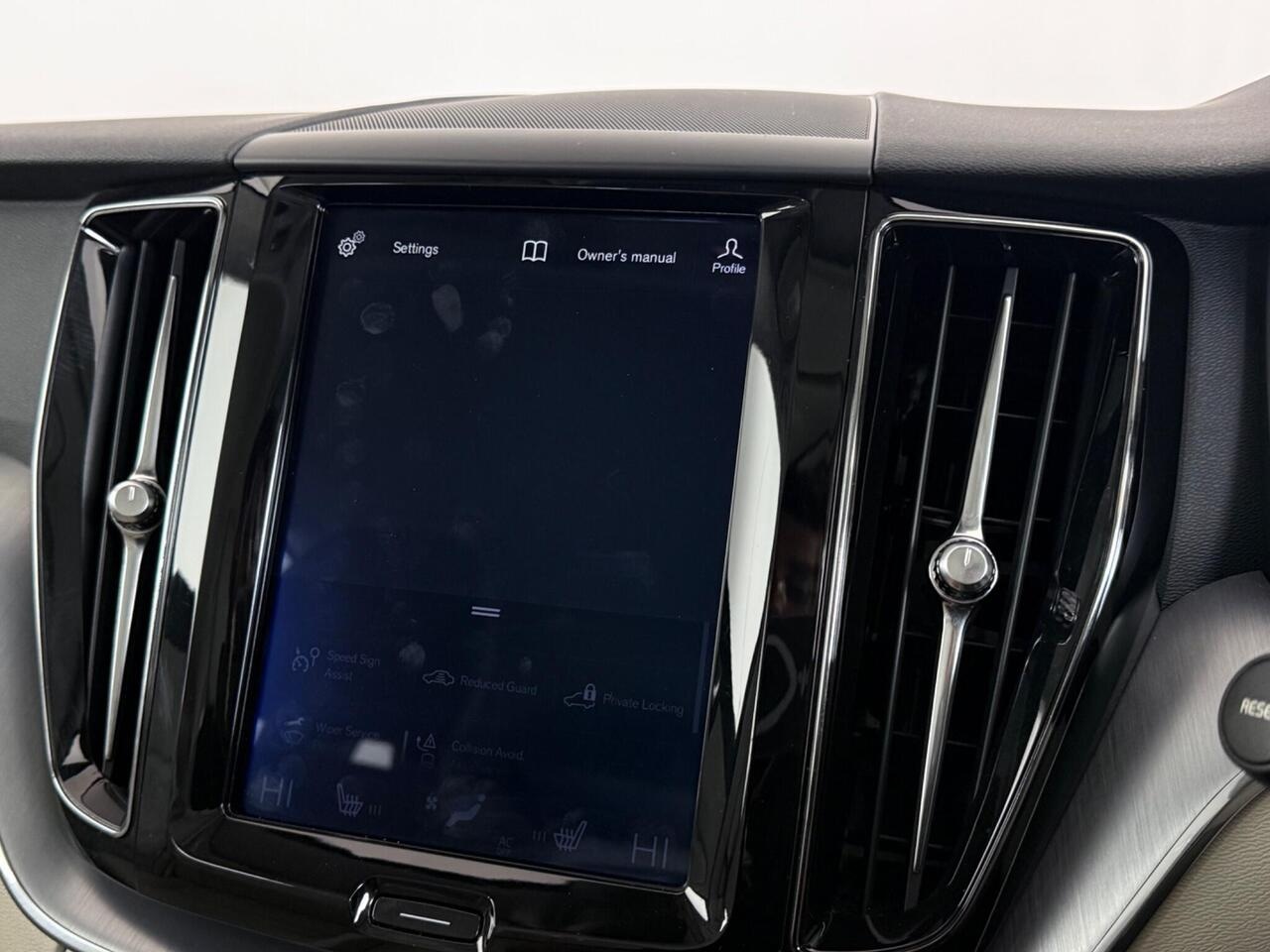 Volvo XC60 thumbnail Infotainment System