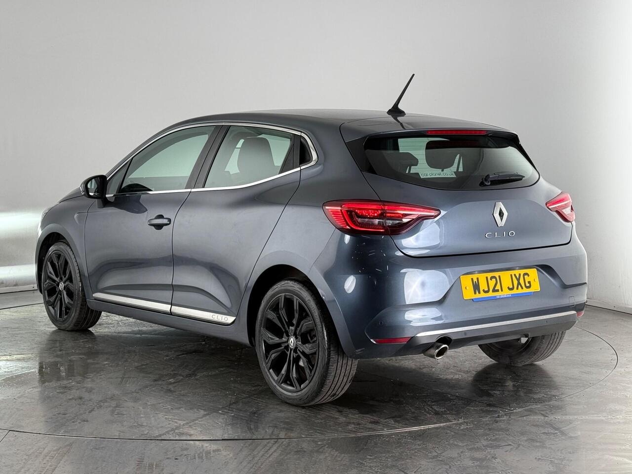 Renault Clio thumbnail Rear Left