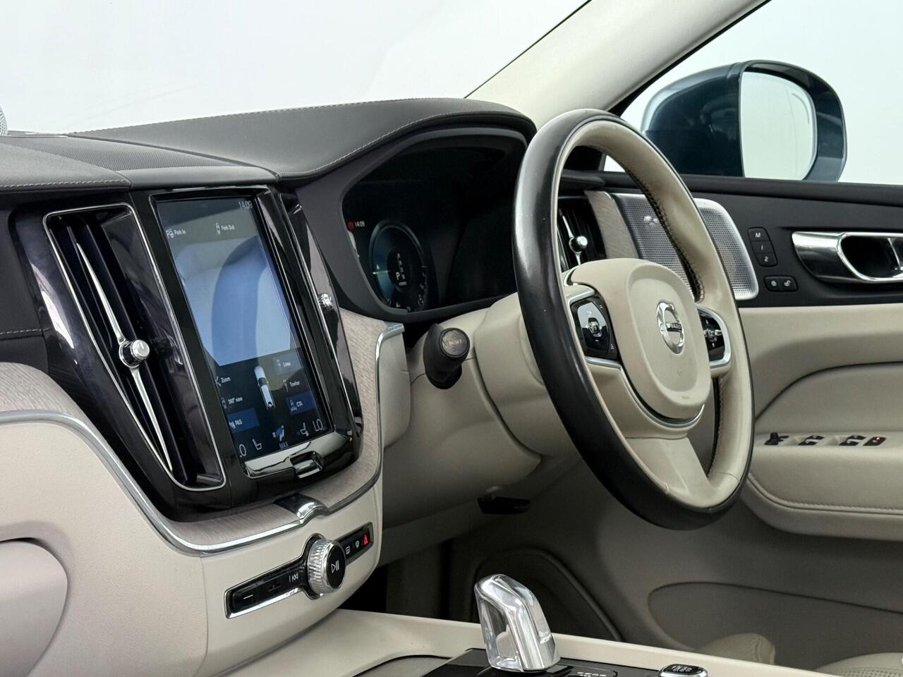 Volvo XC60 thumbnail Interior Front