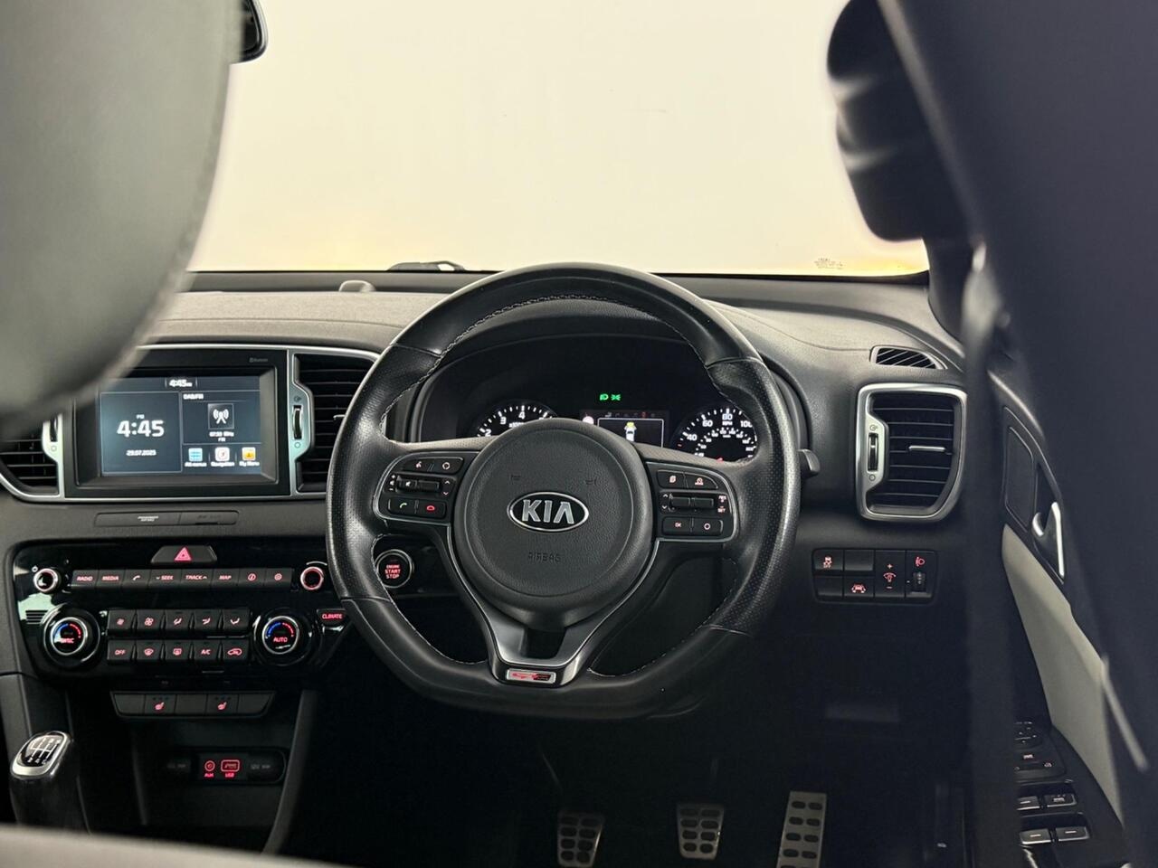 Kia Sportage thumbnail Steering Wheel