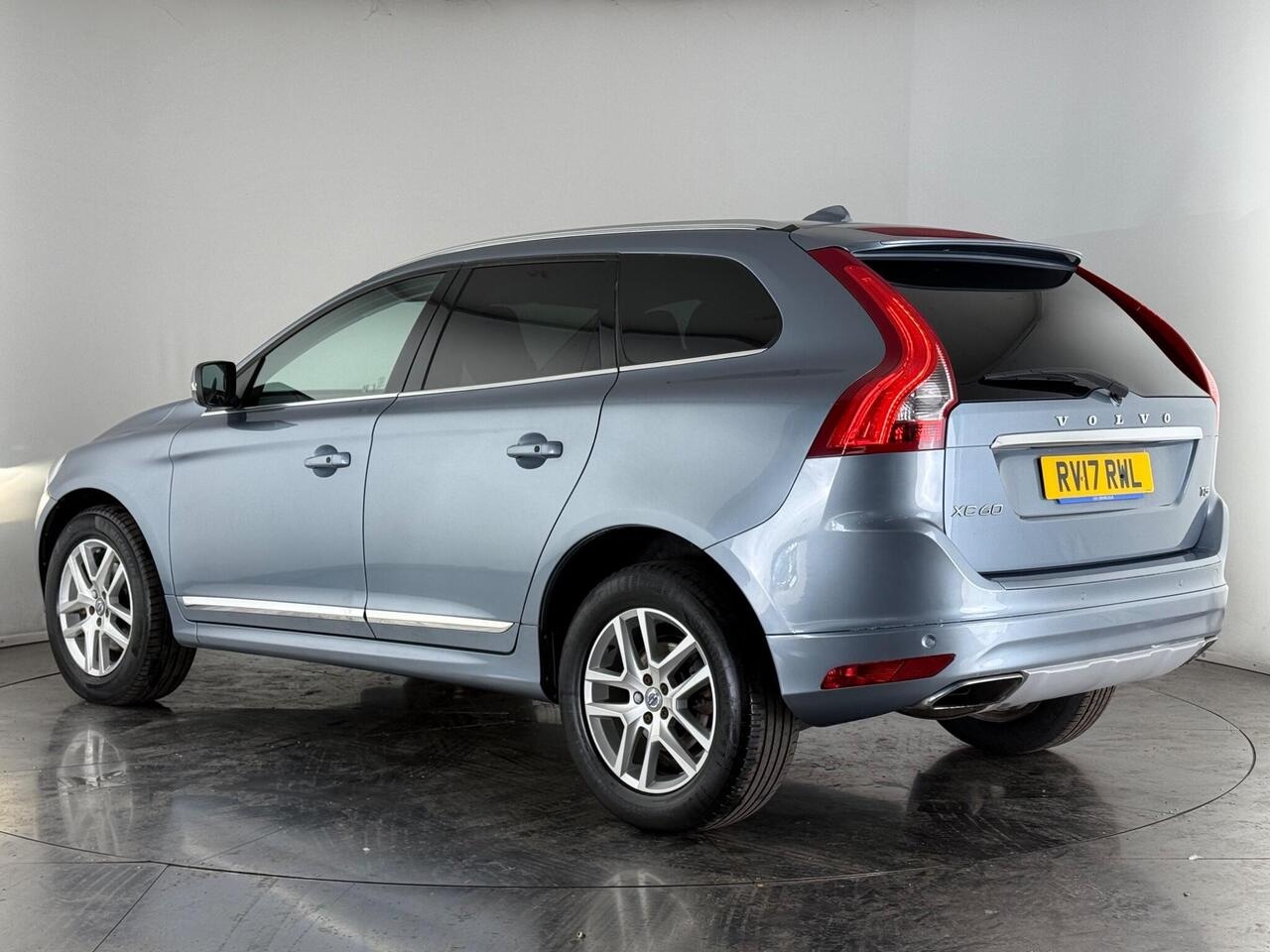 Volvo XC60 thumbnail Rear Left