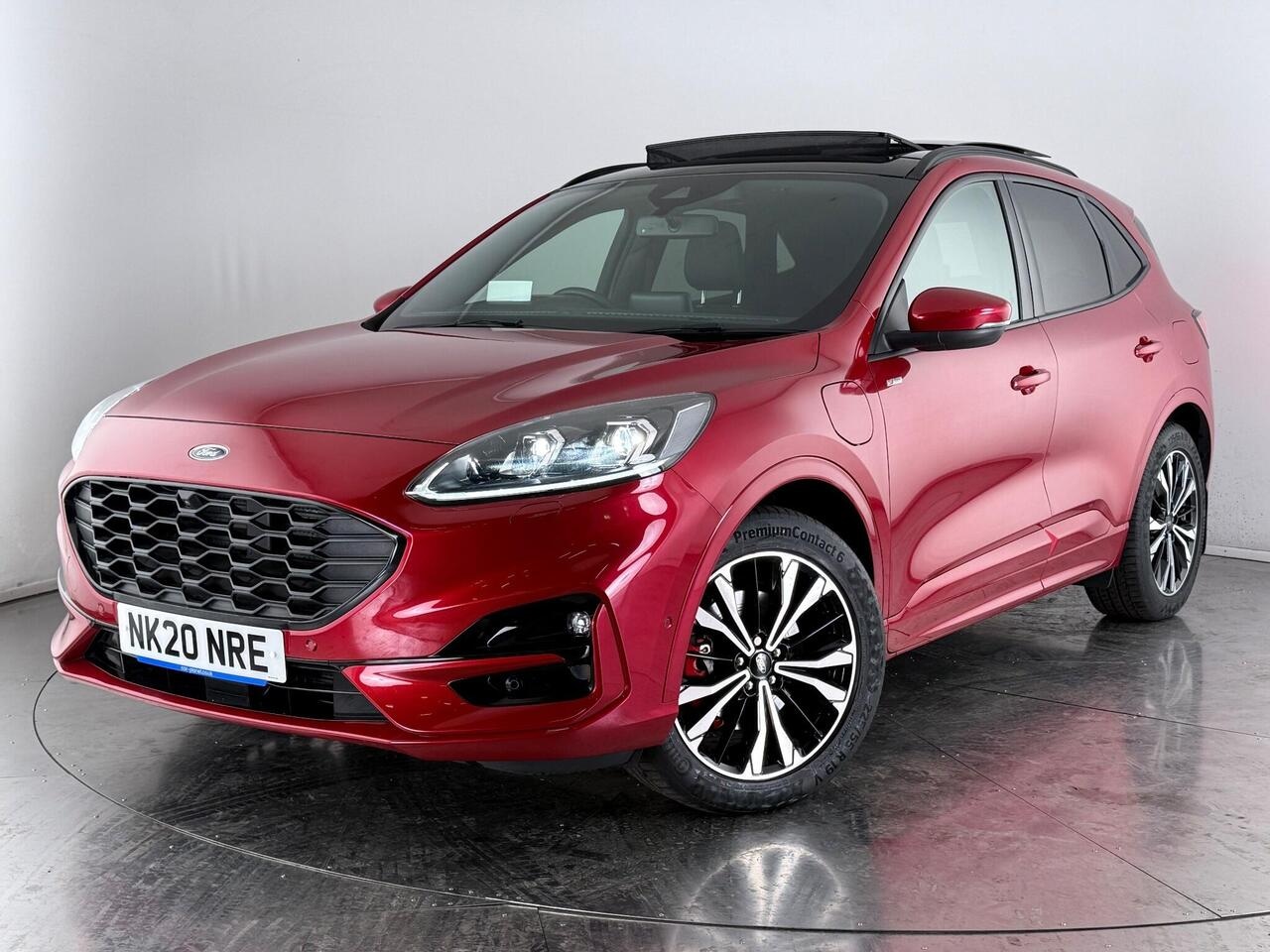 Ford Kuga thumbnail Front Left