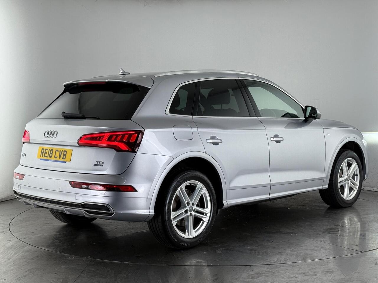 Audi Q5 thumbnail Rear Right