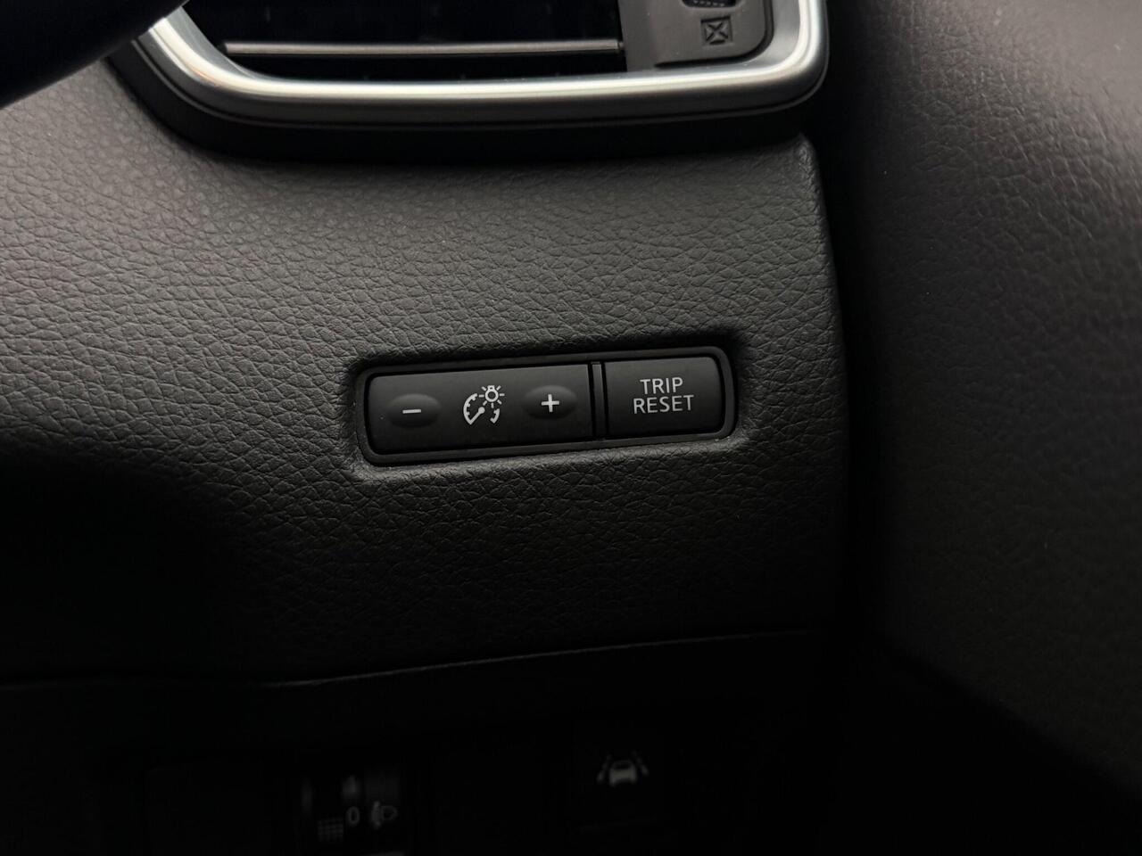 Nissan Qashqai thumbnail Misc Controls
