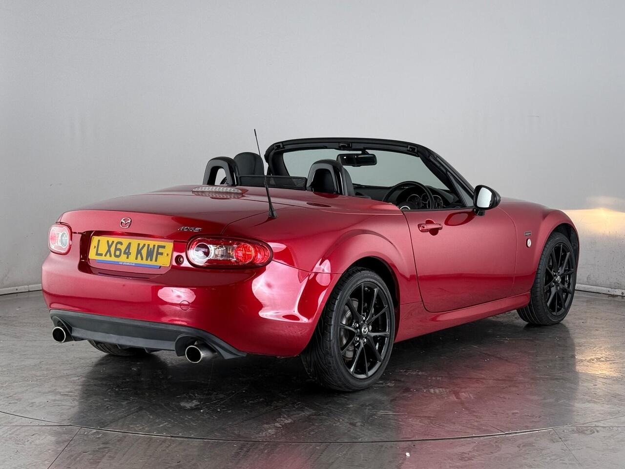Mazda MX-5 thumbnail Rear Right