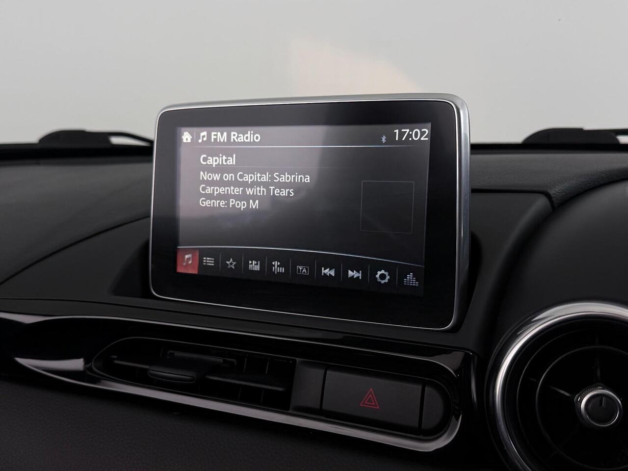 Fiat 124 Spider thumbnail Infotainment System