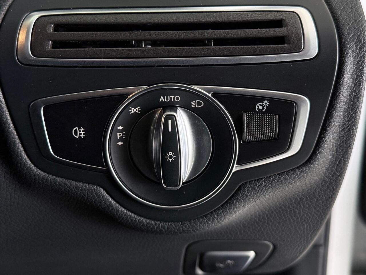 Mercedes-Benz C Class thumbnail Misc Controls