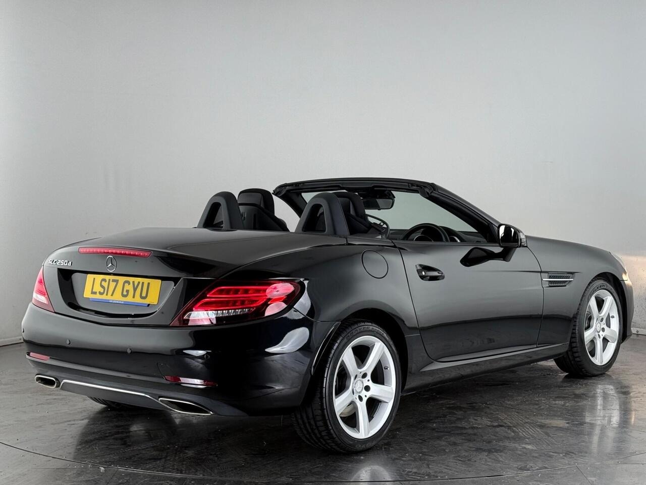 Mercedes-Benz SLC thumbnail Rear Right