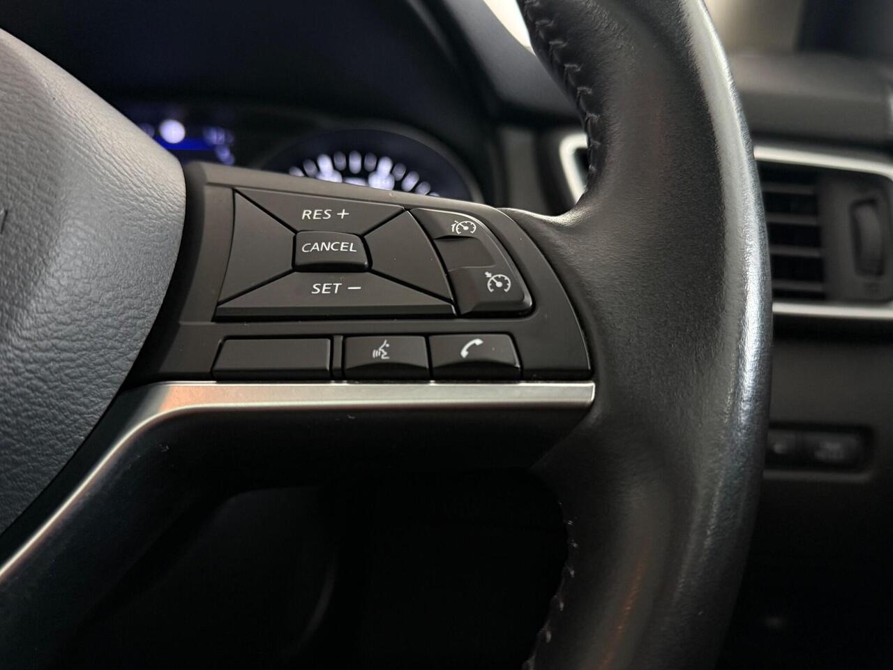 Nissan Qashqai thumbnail Misc Controls