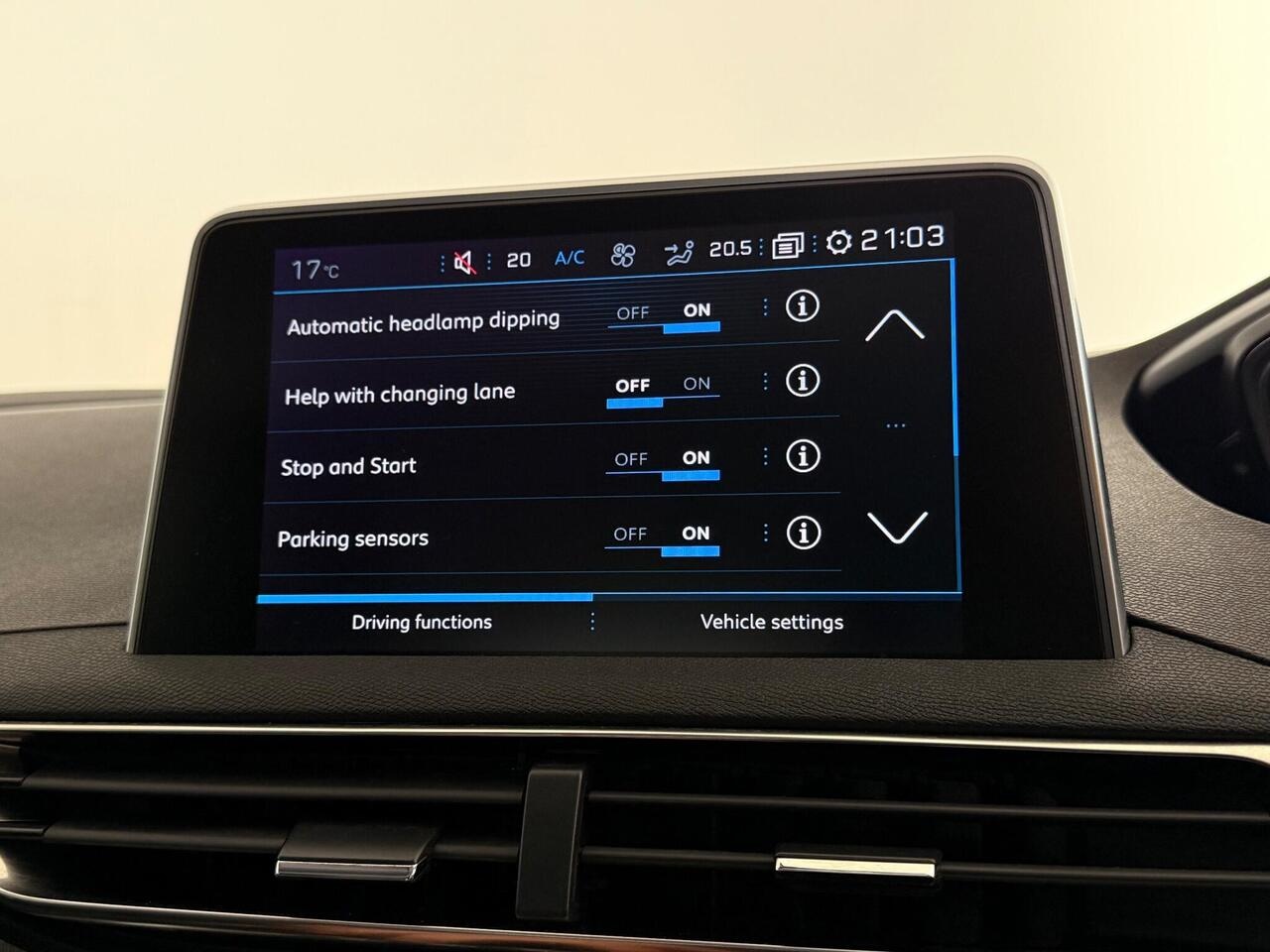 Peugeot 3008 thumbnail Infotainment System
