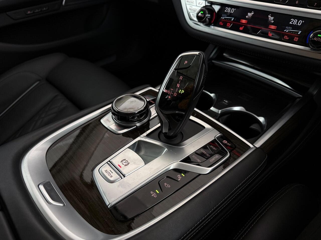 BMW 7 Series thumbnail Interior Front