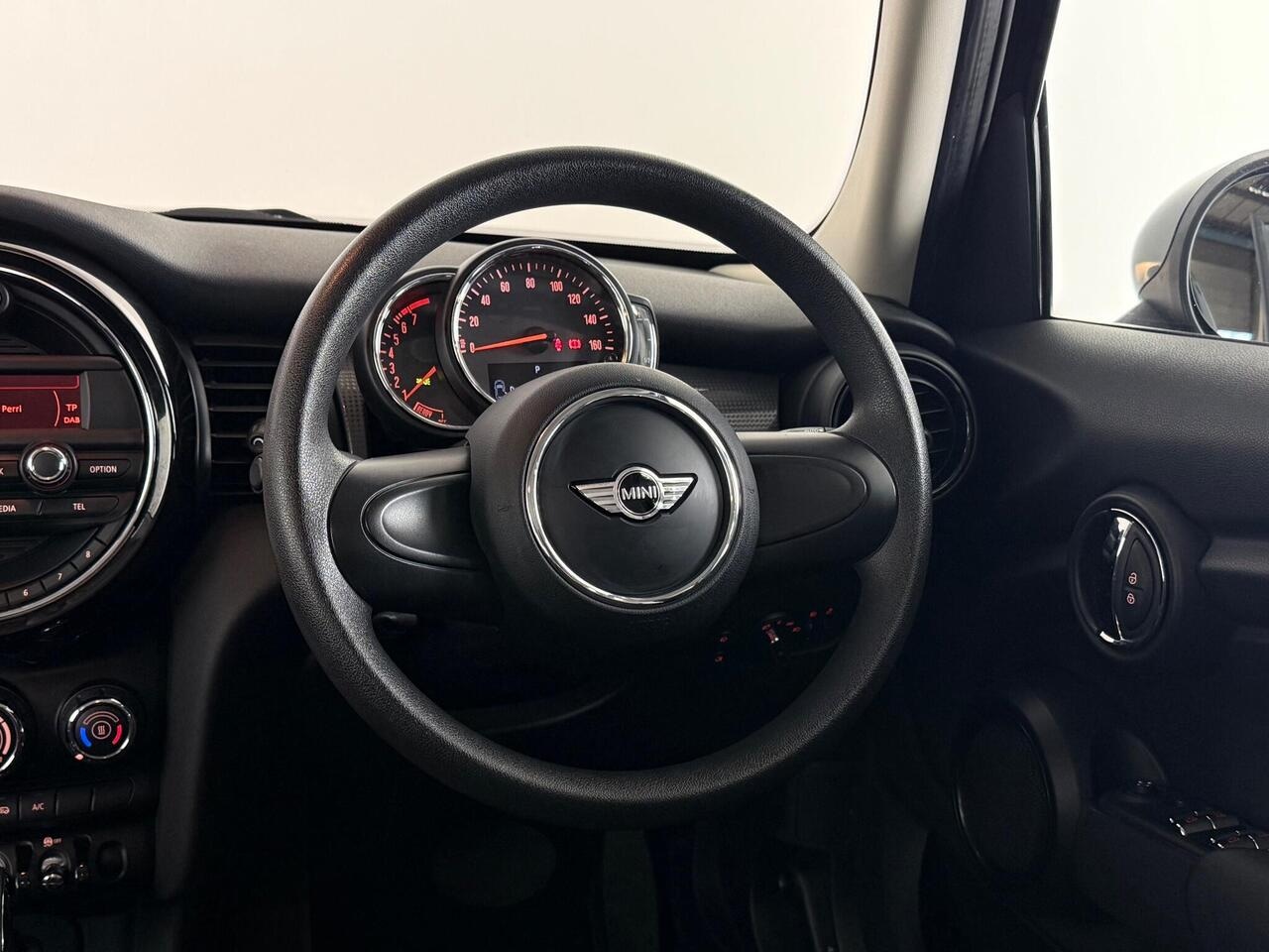 MINI Hatch thumbnail Steering Wheel