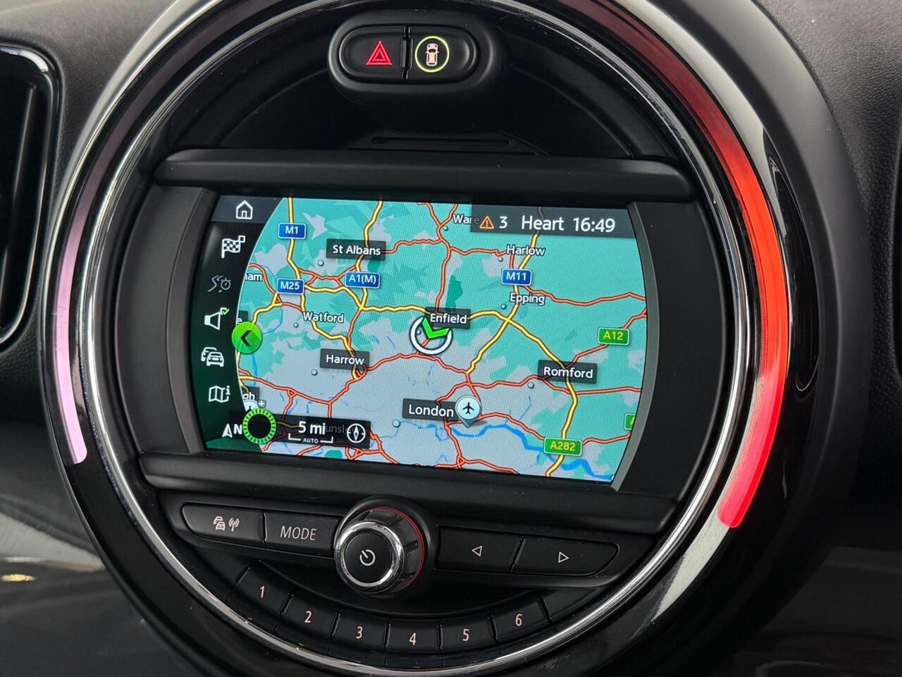MINI Countryman thumbnail Infotainment System