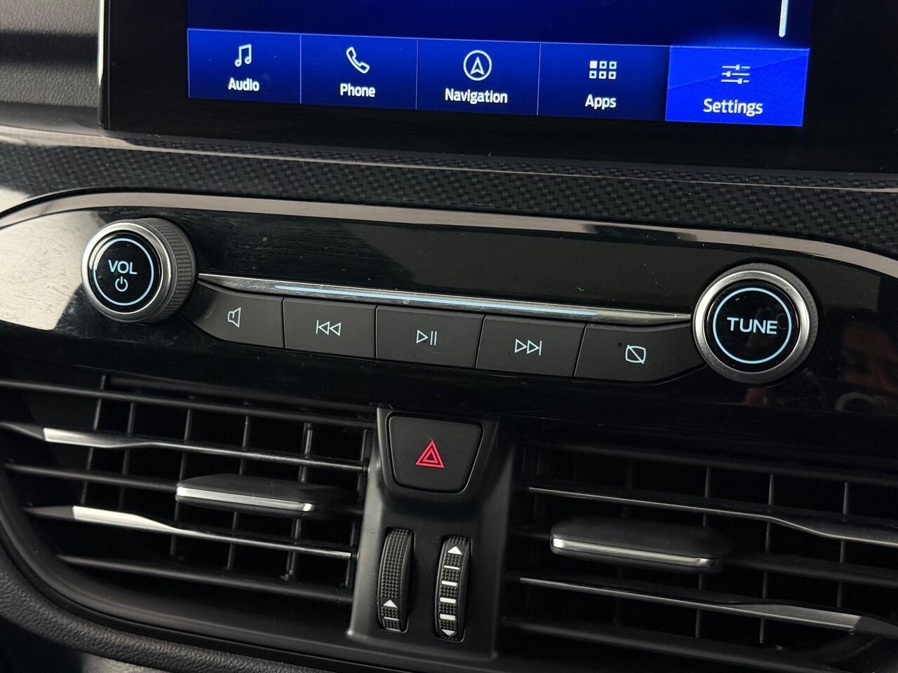Ford Kuga thumbnail Infotainment System