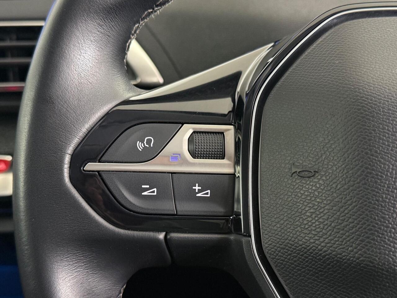 Peugeot 3008 thumbnail Misc Controls