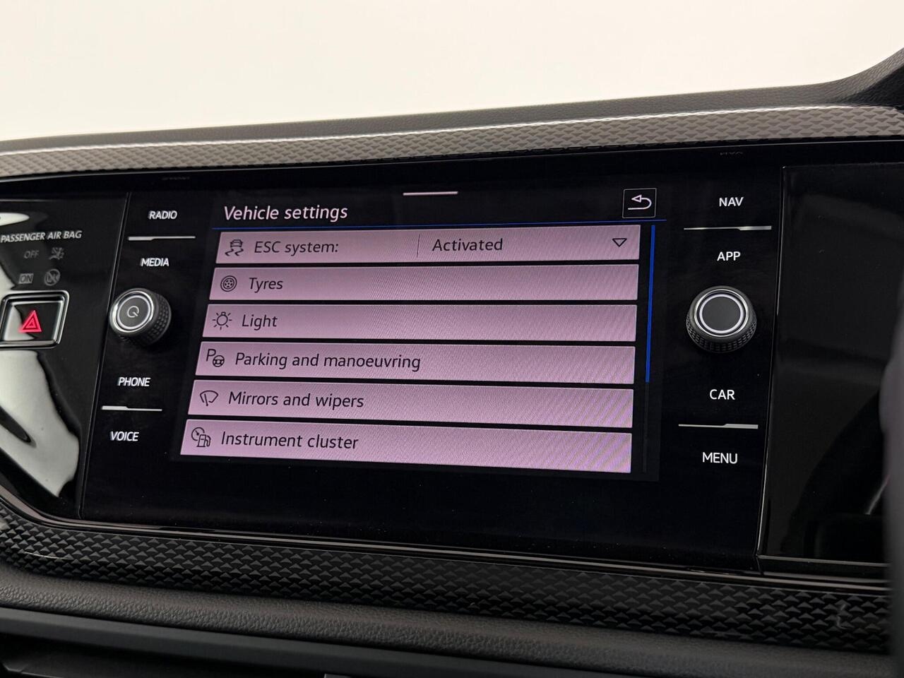 Volkswagen Polo thumbnail Infotainment System