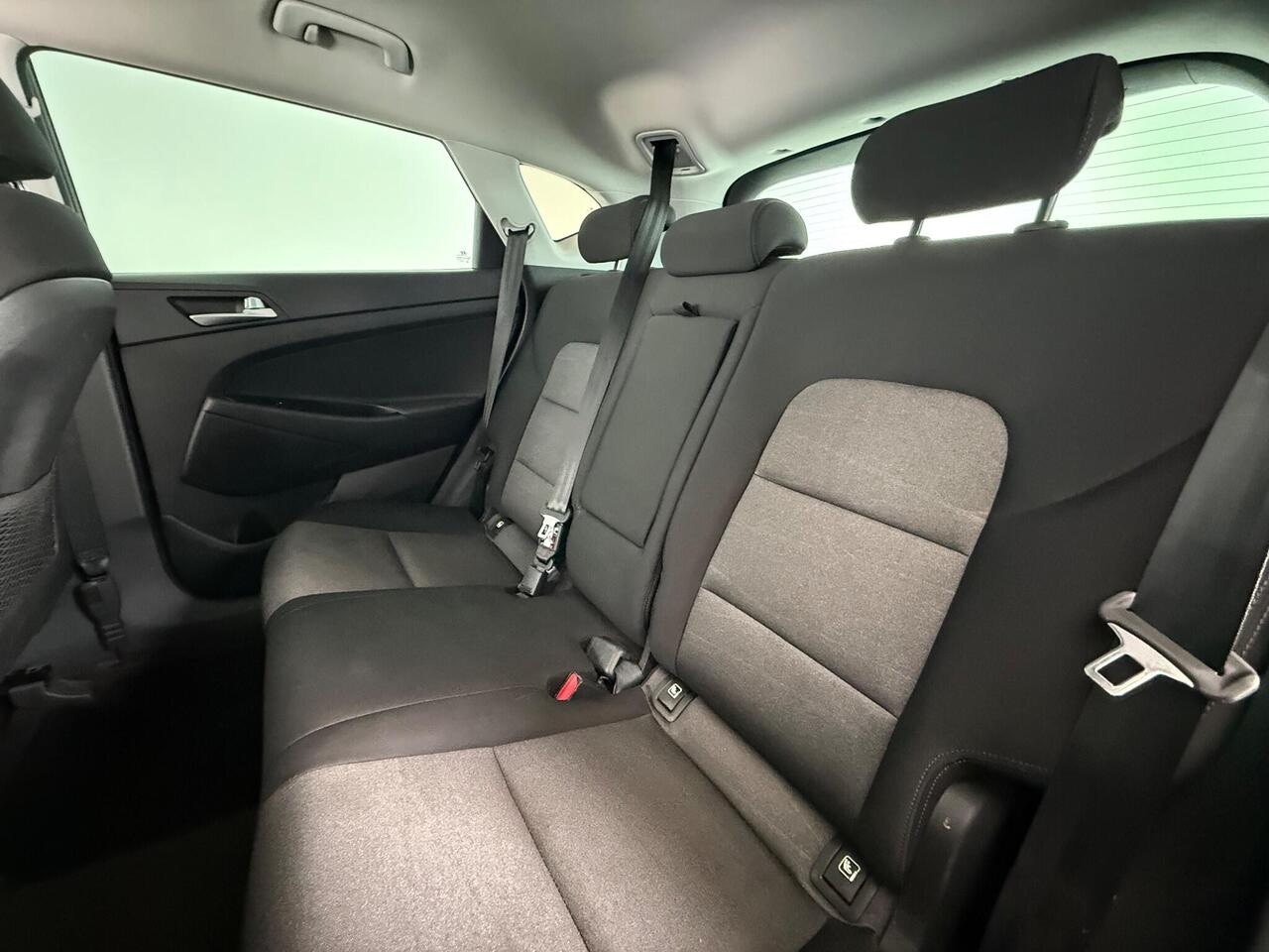 Hyundai TUCSON thumbnail Seats Rear