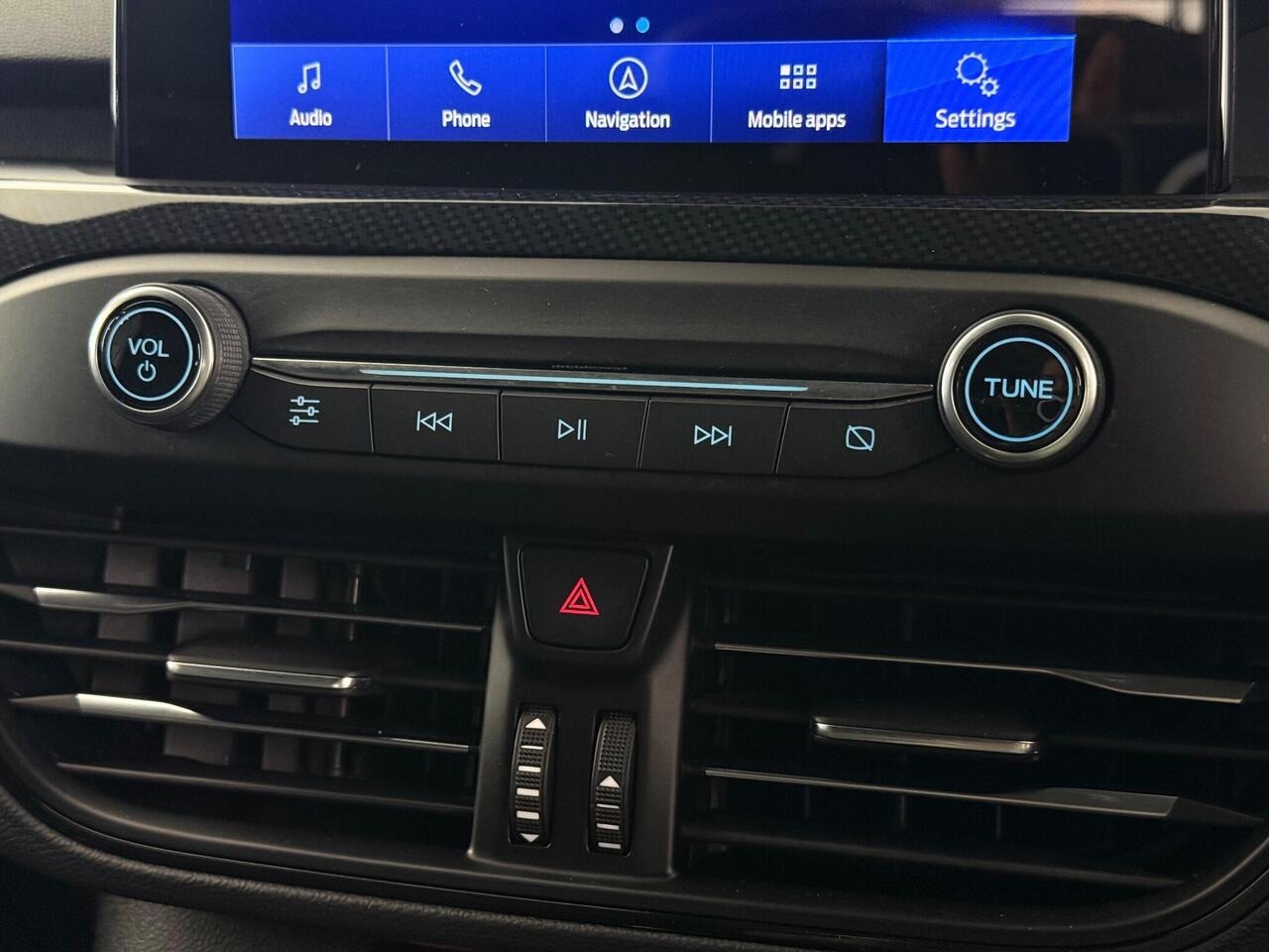 Ford Focus thumbnail Infotainment System