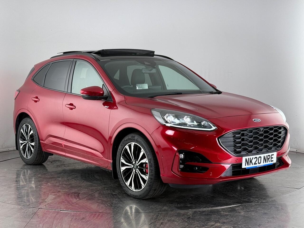 Ford Kuga thumbnail Front Right