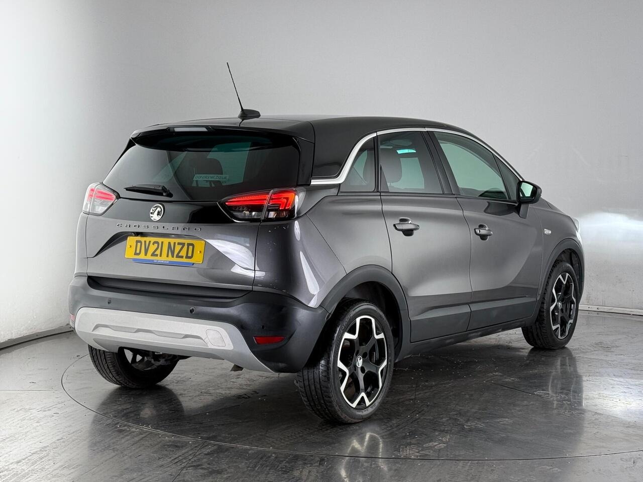 Vauxhall Crossland thumbnail Rear Right