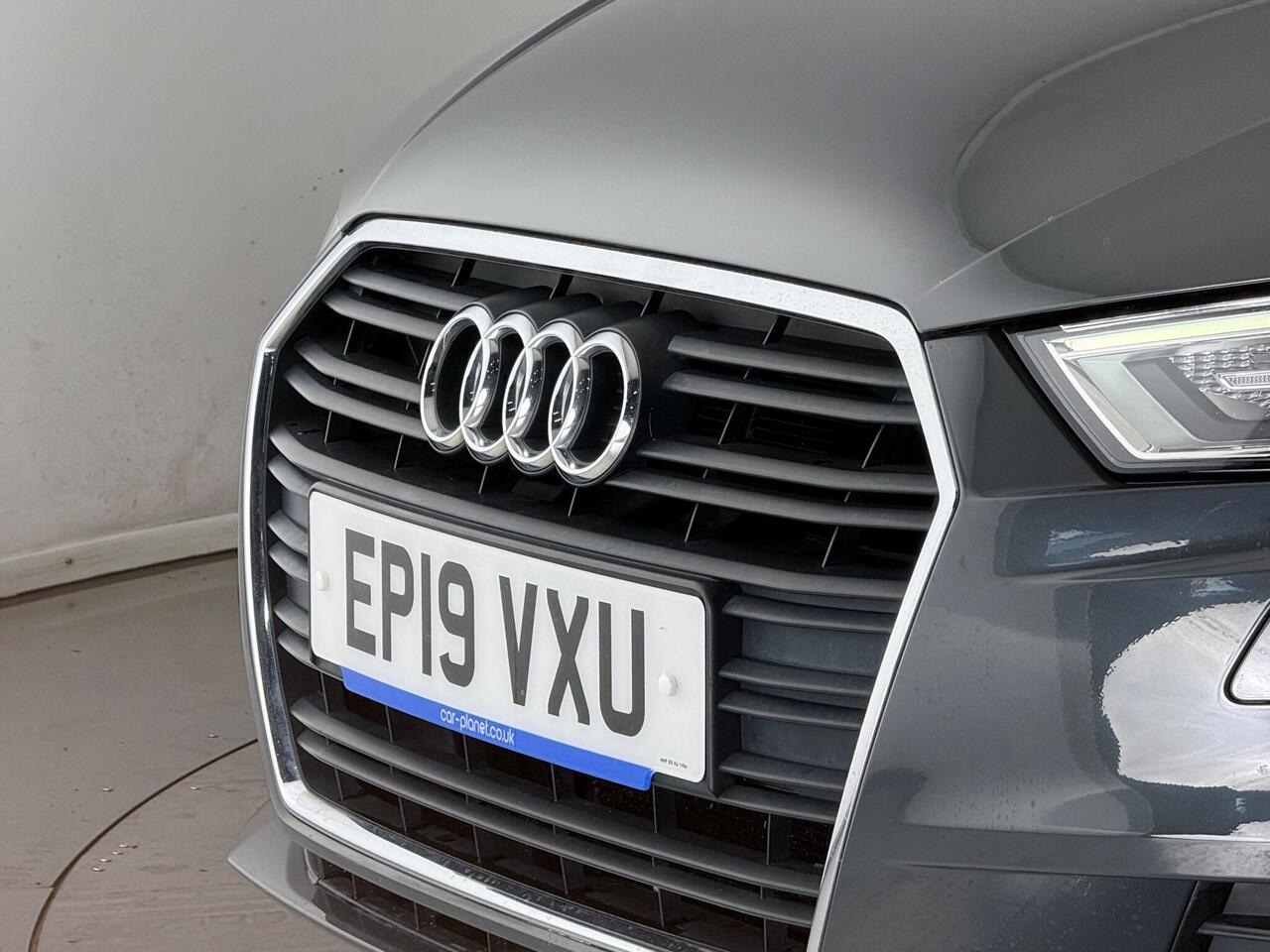 Audi A3 thumbnail Badge Exterior