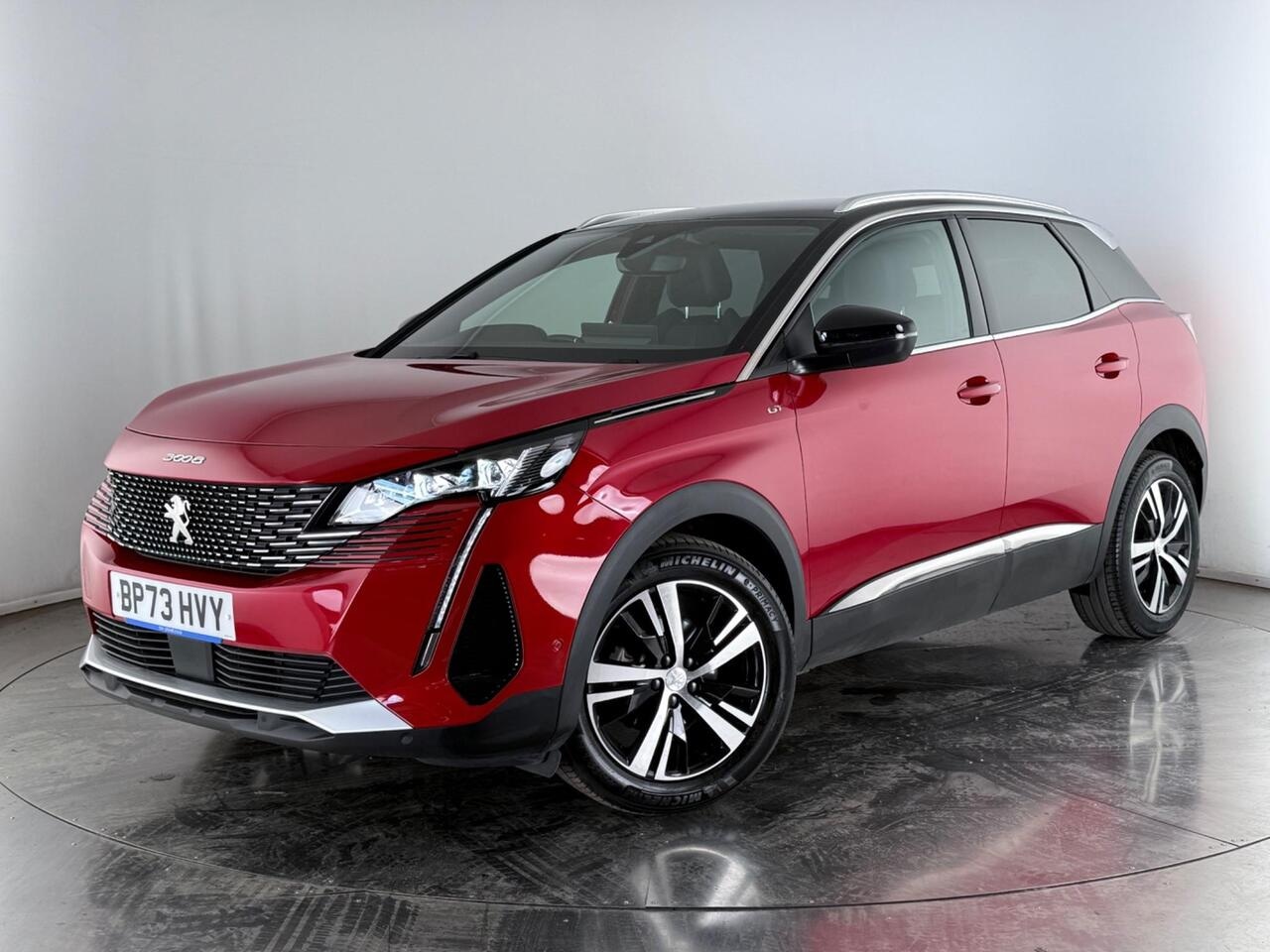 Peugeot 3008 thumbnail Front Left