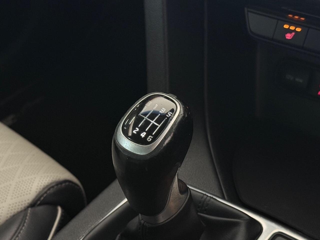 Kia Sportage thumbnail Interior Front