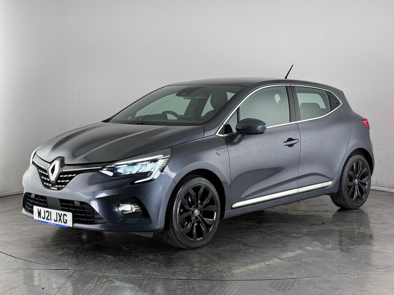 Renault Clio thumbnail Front Left
