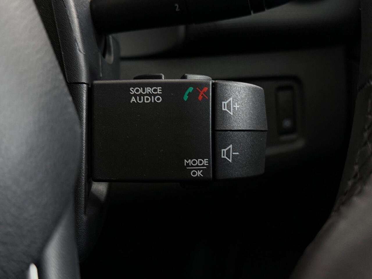 Renault Clio thumbnail Misc Controls