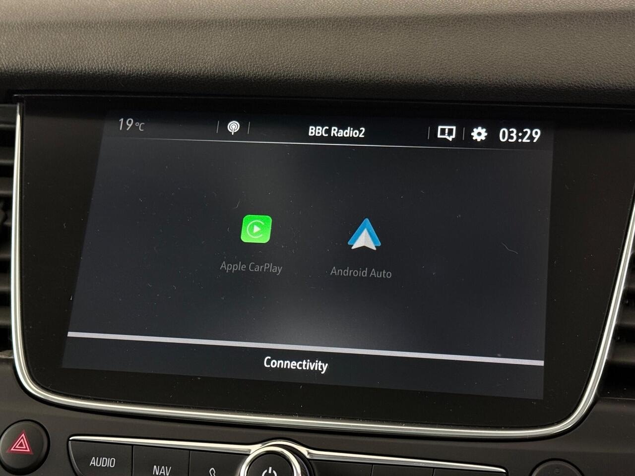 Vauxhall Grandland X thumbnail Infotainment System