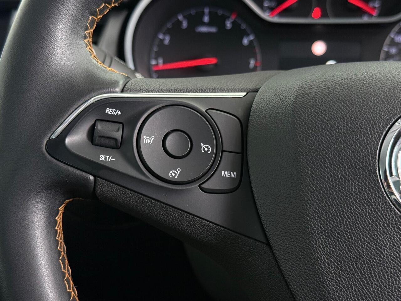 Vauxhall Crossland X thumbnail Misc Controls