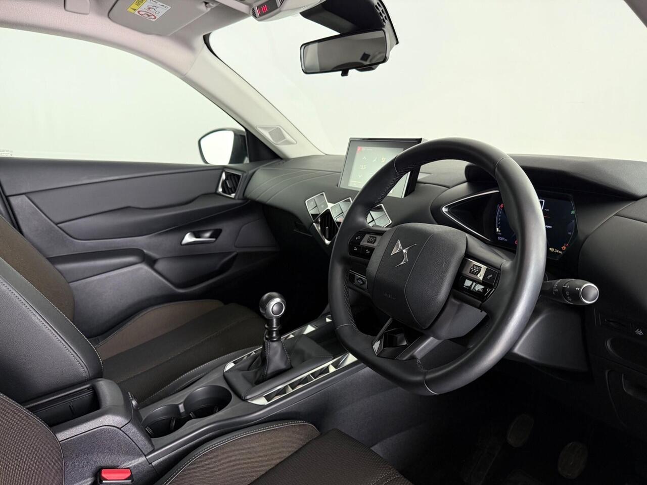 DS AUTOMOBILES DS 3 CROSSBACK thumbnail Interior Front
