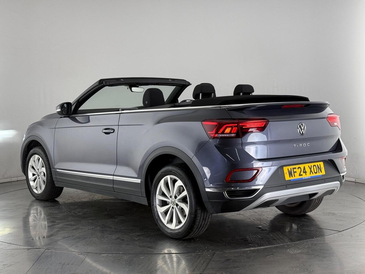 Volkswagen T-Roc thumbnail Rear Left