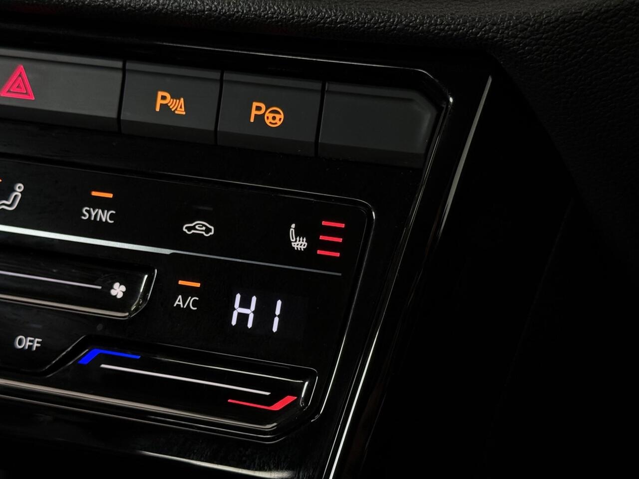 Volkswagen T-Roc thumbnail Misc Controls