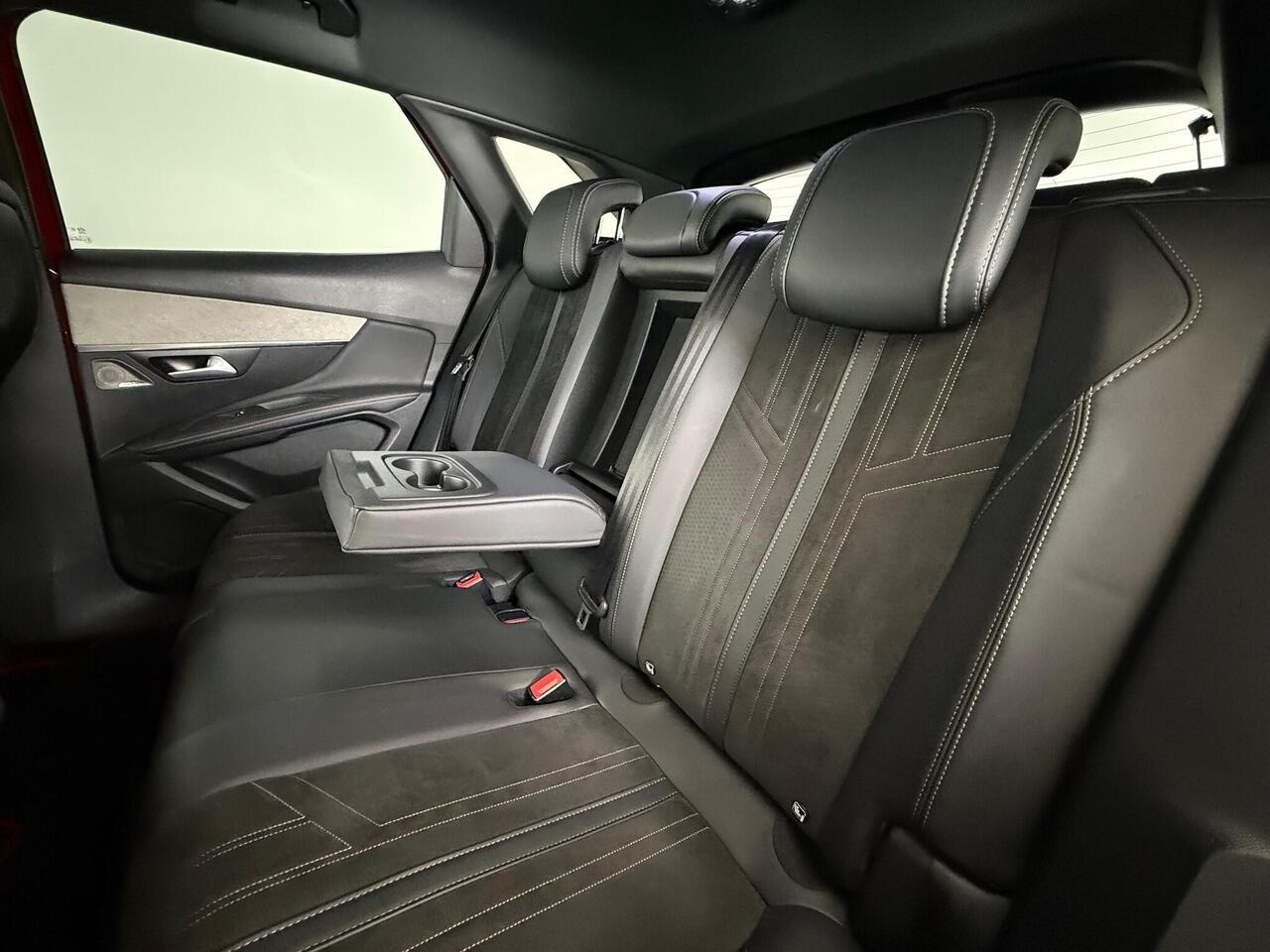 Peugeot 3008 thumbnail Seats Rear