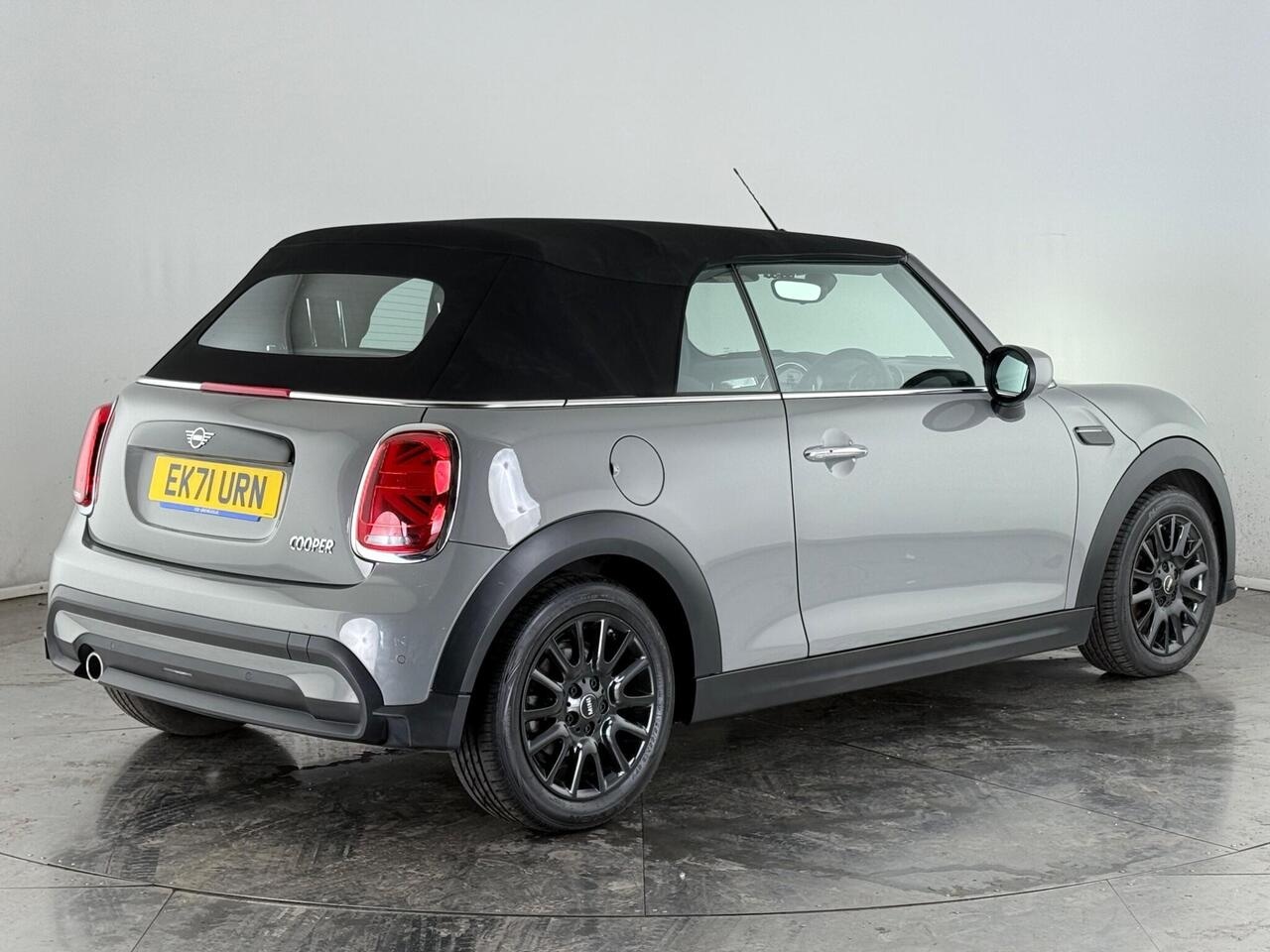 MINI Convertible thumbnail Rear Right