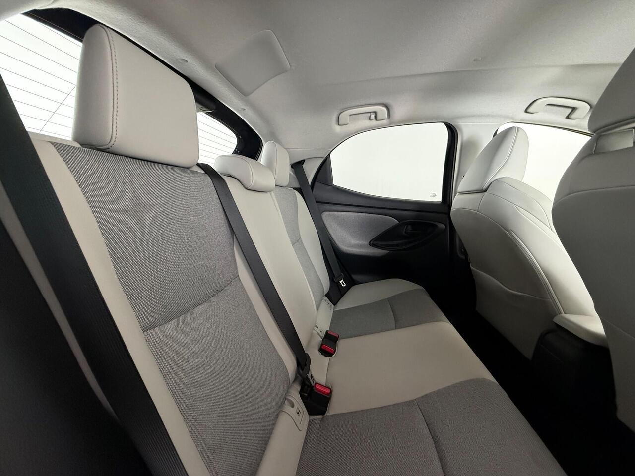 Toyota Yaris thumbnail Seats Rear