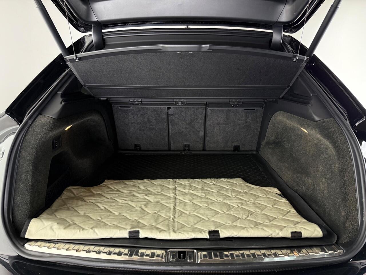 Bentley Bentayga thumbnail Boot