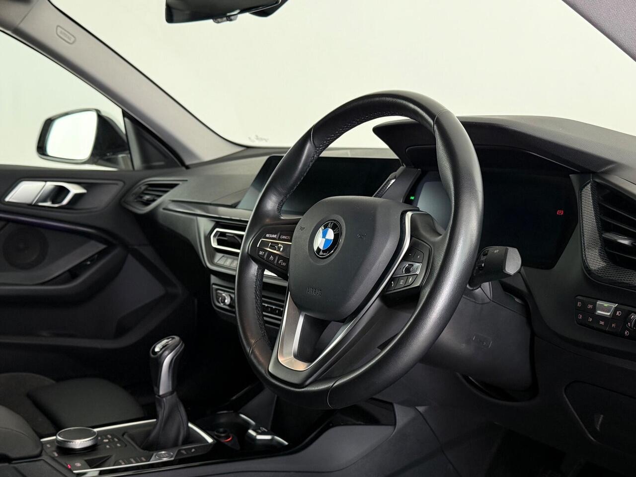 BMW 2 Series Gran Coupe thumbnail Interior Front